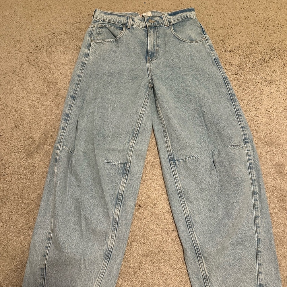 Urban outfitters BDG Barrell jeans size 27